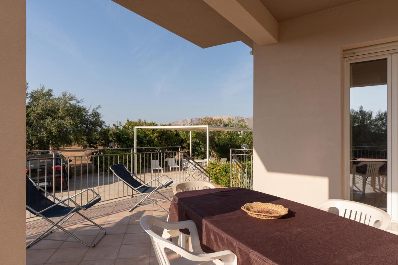 Casa Vacanze Calatijuncu Partinico Kültér fotó